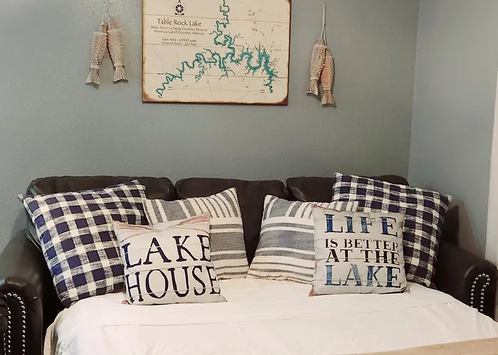 Lakeside Condo With Outdoor Theater, 4Min To Silver Dollar City