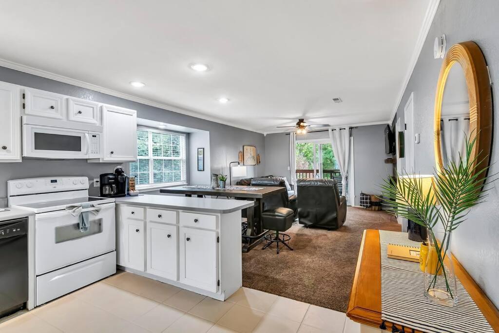 Lakeside With Outdoor Theater, 4min To Silver Dollar Apartamento Branson